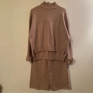 Unbranded Tan/Beige Close Knit Sweater Set: Size Medium